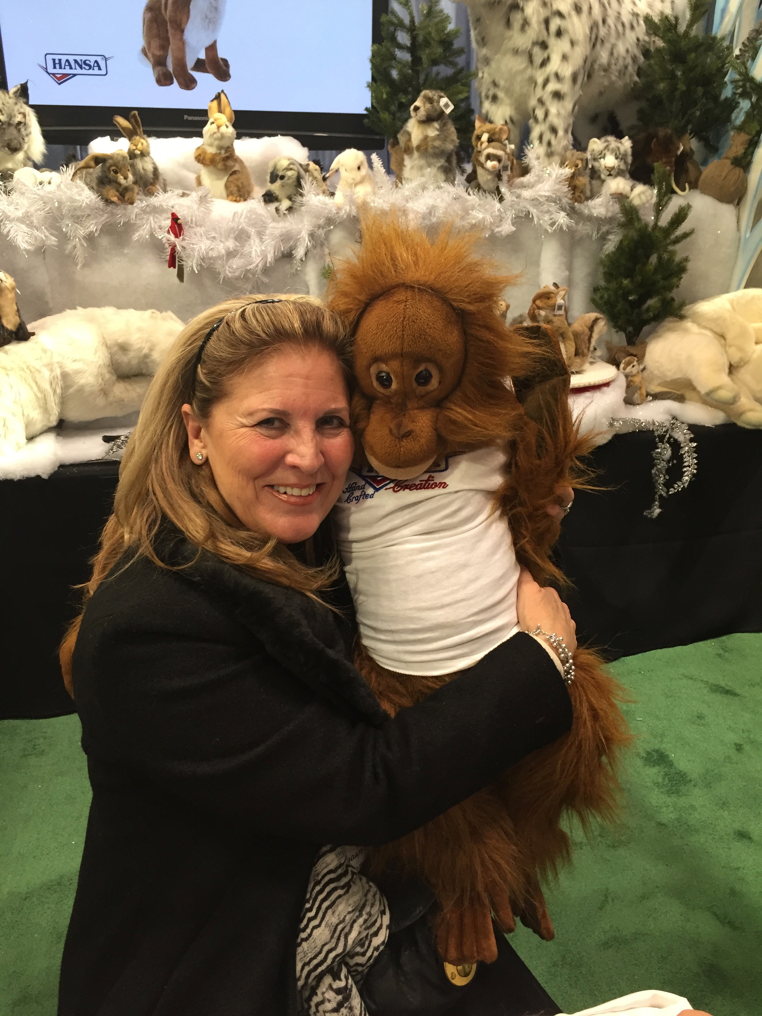 You might recognize this adorable orangutan as "Clyde" from the movie Every Which Way But Loose with Clint Eastwood..This is the Hansa double!