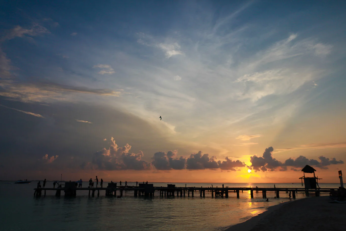 bienvenidos al paraíso {beaches.&.bermuda.shorts}