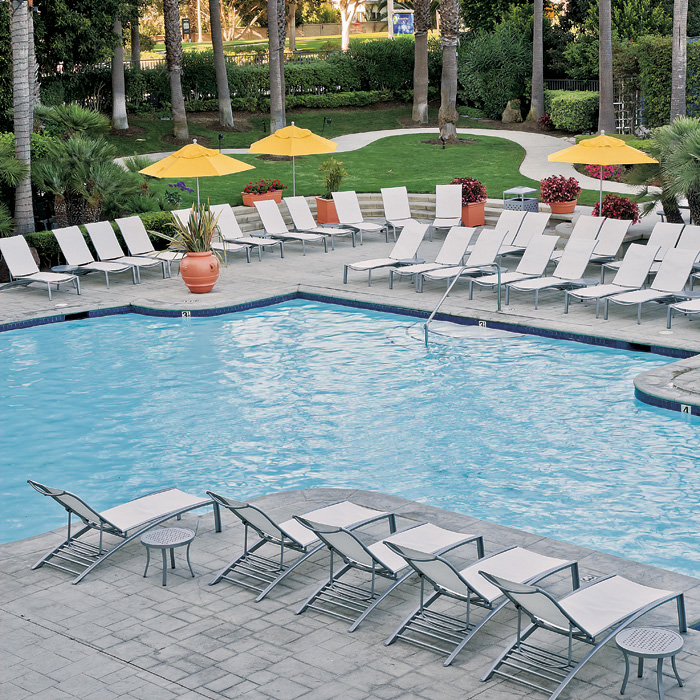 theritzcarltonepoolside.jpeg