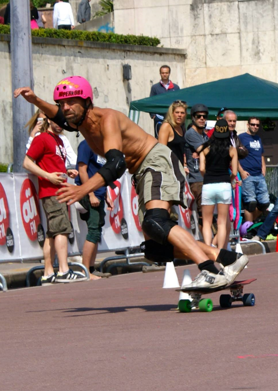 Pelle racing in Paris.jpg