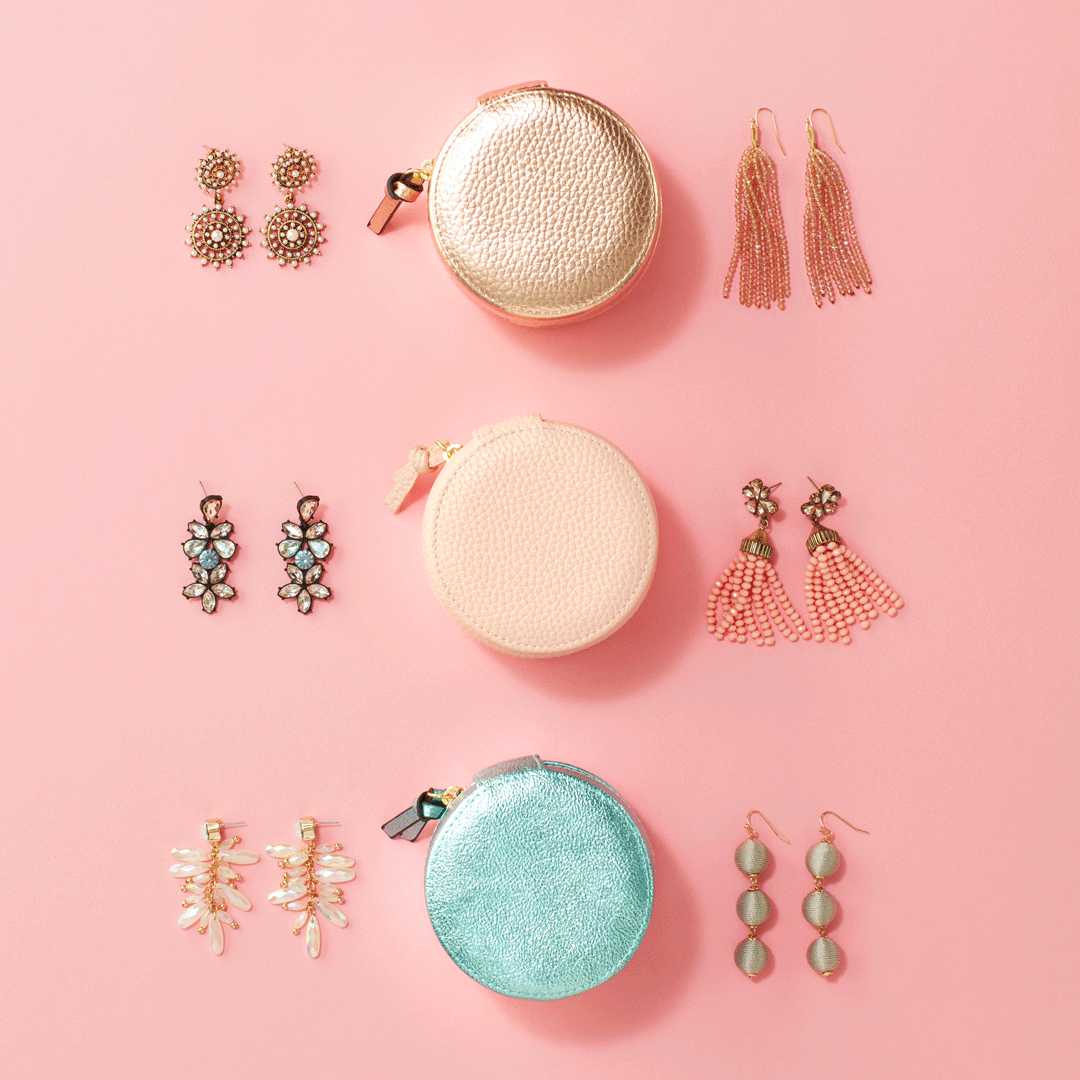 C-000610-08-004_SMaven_Social_Accessories_Motion.gif