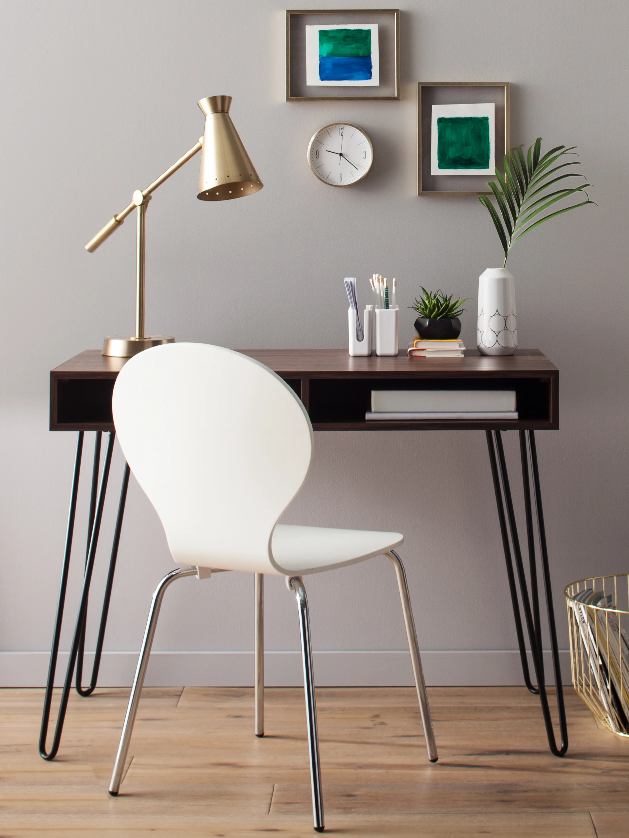 HomeOffice_Deskunder200_12wk5_StoryBlock_1200x1600.jpg