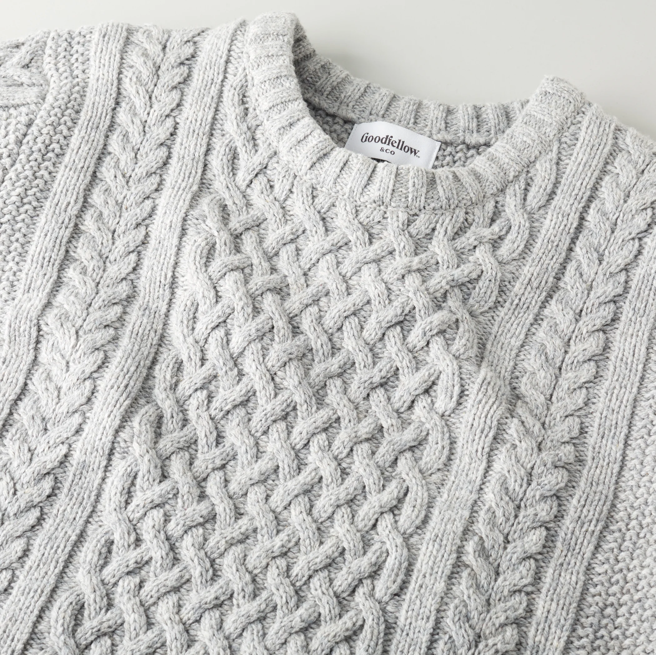 C-000485-01-035_GF_COM_NAV_SWEATER2.jpg