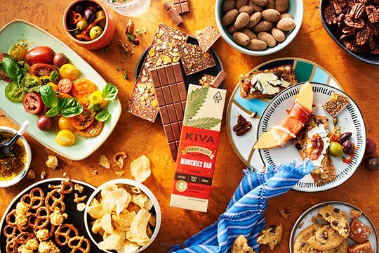 KivaBar.MunchieBAr.CA.OverheadSnacks.RGB.190330.jpg