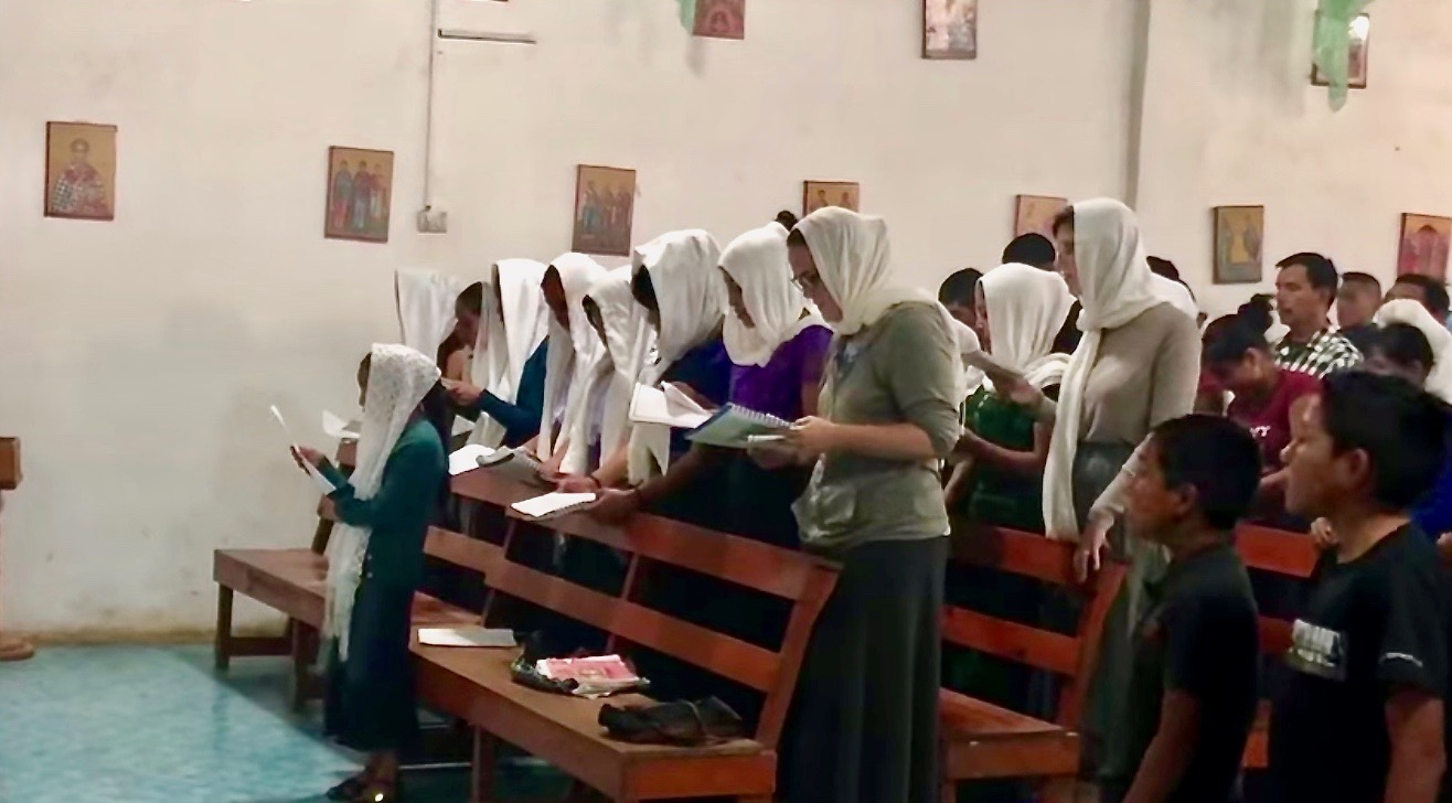The choir in Aguacate leading the faithful