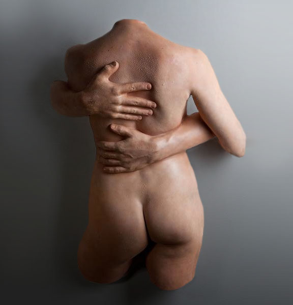 nude_embrace_th.png