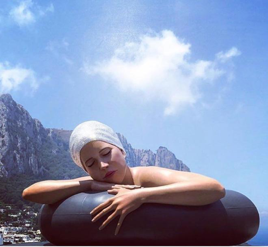 Survival of Serena, sculpture by Carole Feuerman pictured in Capri.