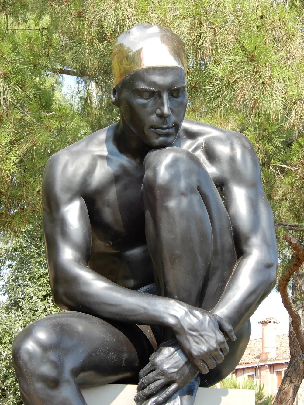 The+Thinker-+Close-Up+in+Giardini+Marineressa.JPG