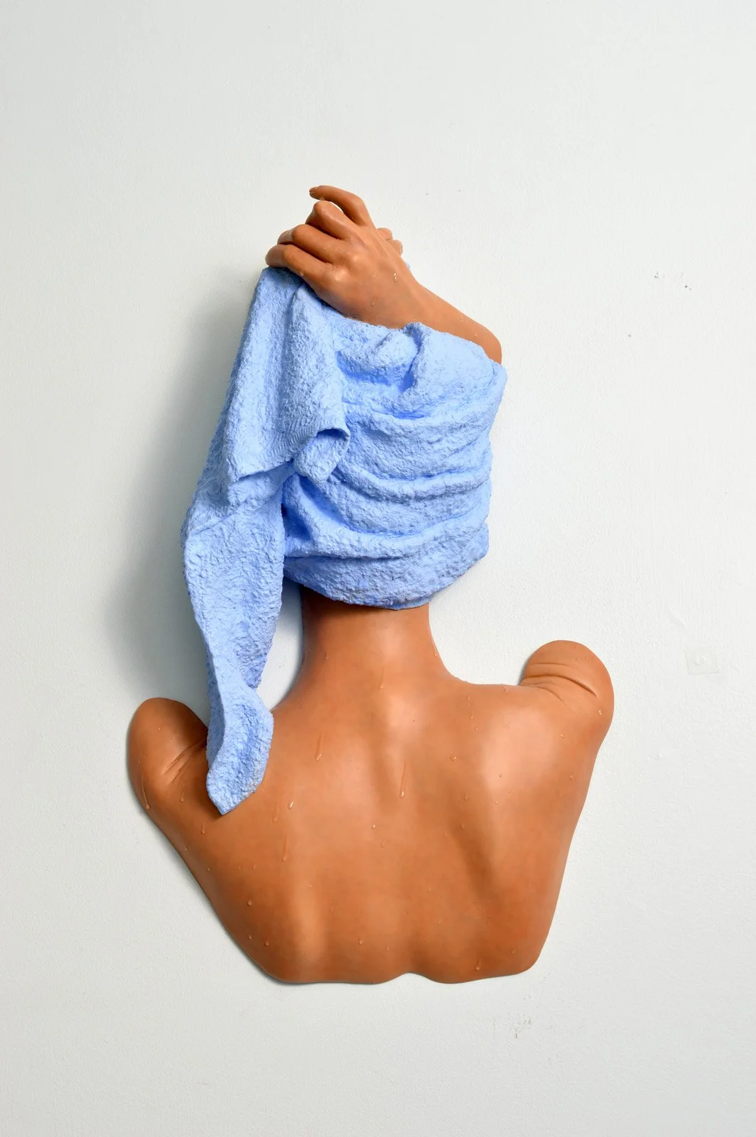 HANDS ON TOWEL