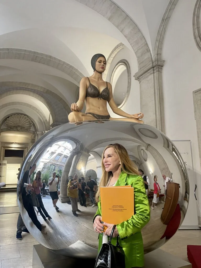 Insideart: Palazzo Bonaparte hosts Carole Feuerman's hyperrealism