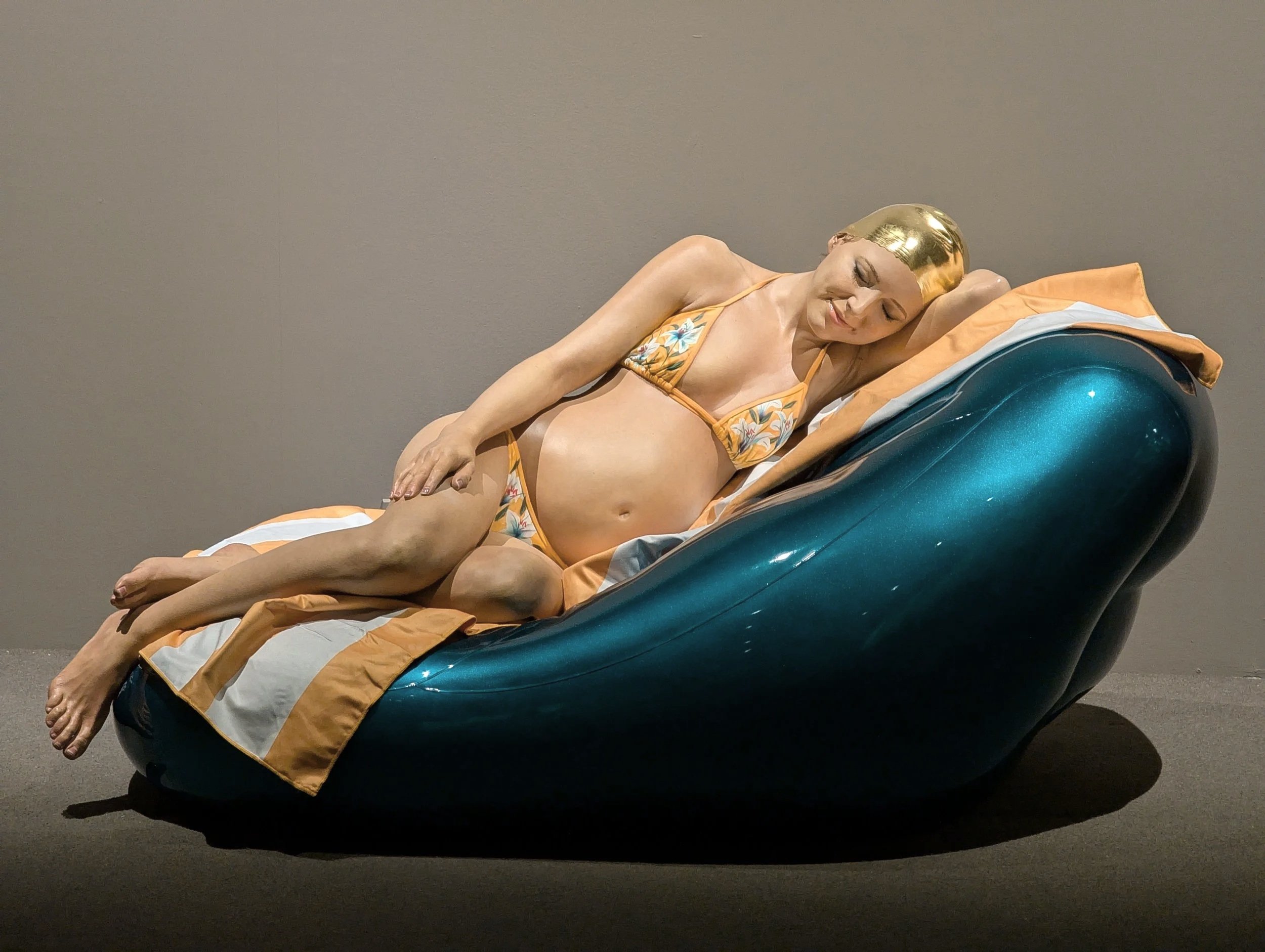 Mona Lisa

 

 1/6, 2013, 37 x 42 x 66 in (94 x 107 x 167 cm), Lacquer on Epoxy 