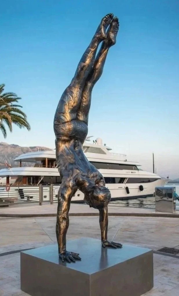 Beyond the Golden Mean

 

 2020 | 150 x 54 x 38 in (381 x 137 x 97 cm) | Patinated Bronze | Saint-Tropez, FR 

 An exploration of proportion as a structural and philosophical principle linking body, architecture, and perception 