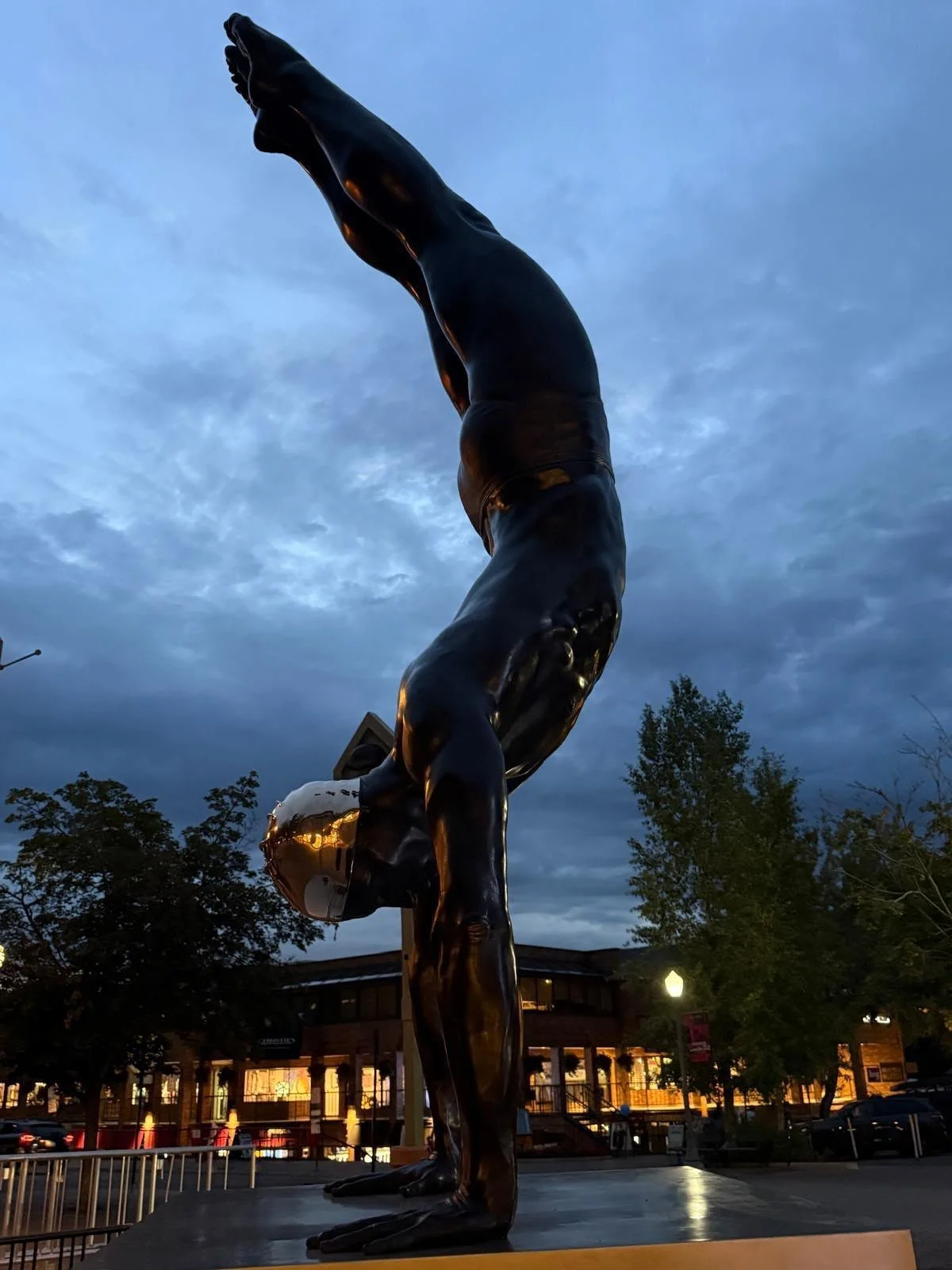 Aspen Daily News: Ice rink transforms to a world of art