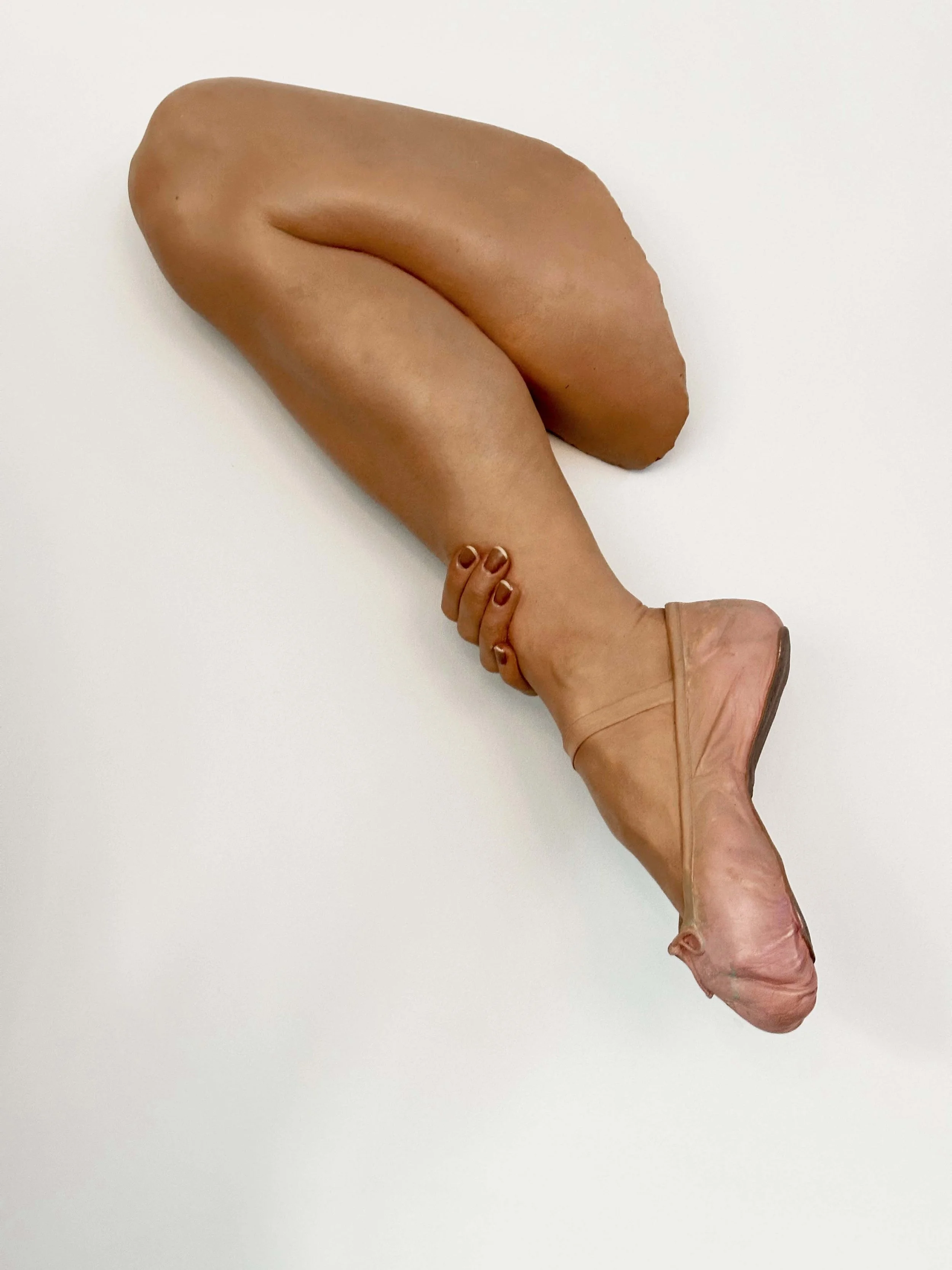  ASPIRATION 

 

 1981
19 x 8 x 17 in (48 x 20 x 43 cm)
Oil on Resin 
