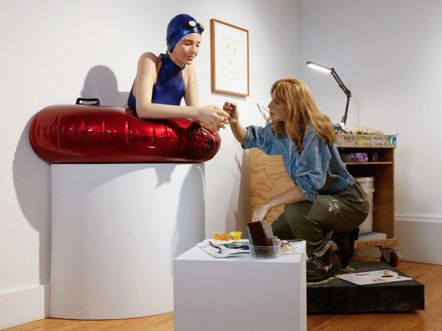 QNS: Carole Feuerman exhibition draws crowds to QCC art gallery opening