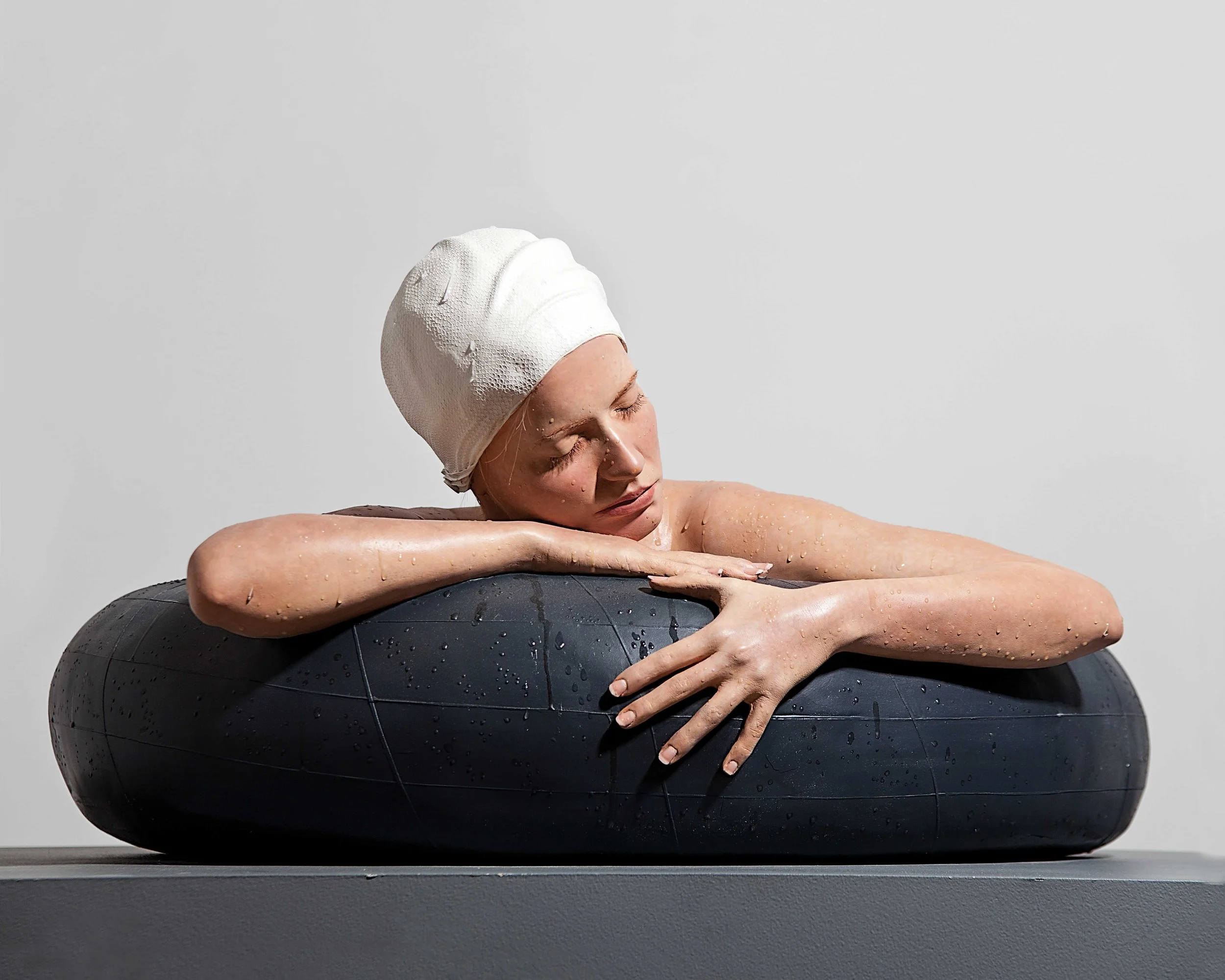 Innertube

 

 21994 | 17 x 32 x 15 in (42 x 82 x 38 cm) | Oil on Resin | Foundation Made in Cloister, Naples, IT 