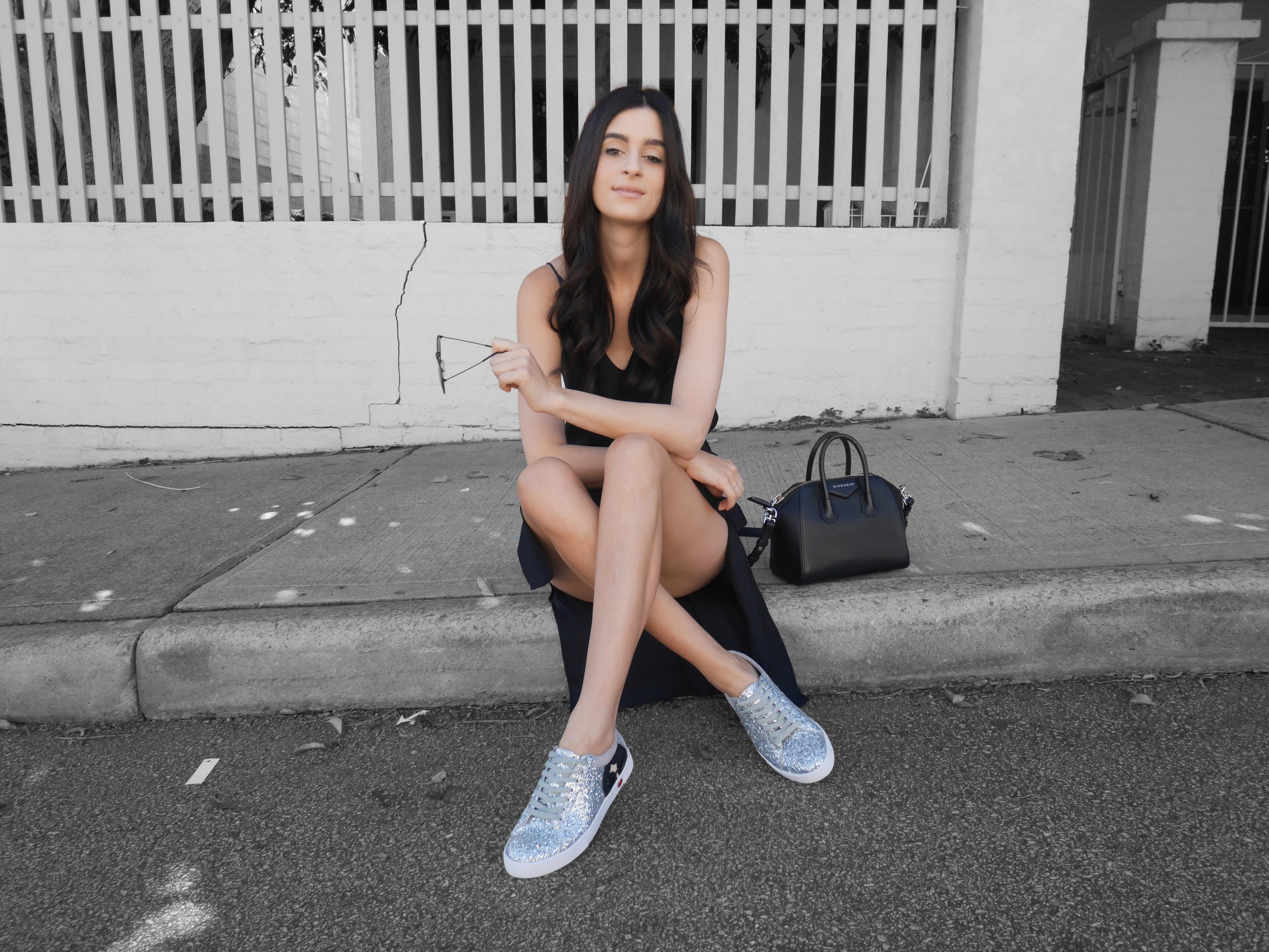 SNEAKER FREAKER