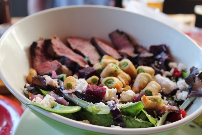 ©tigerrulezzz photography Steak Salad at Beachwood Brewing