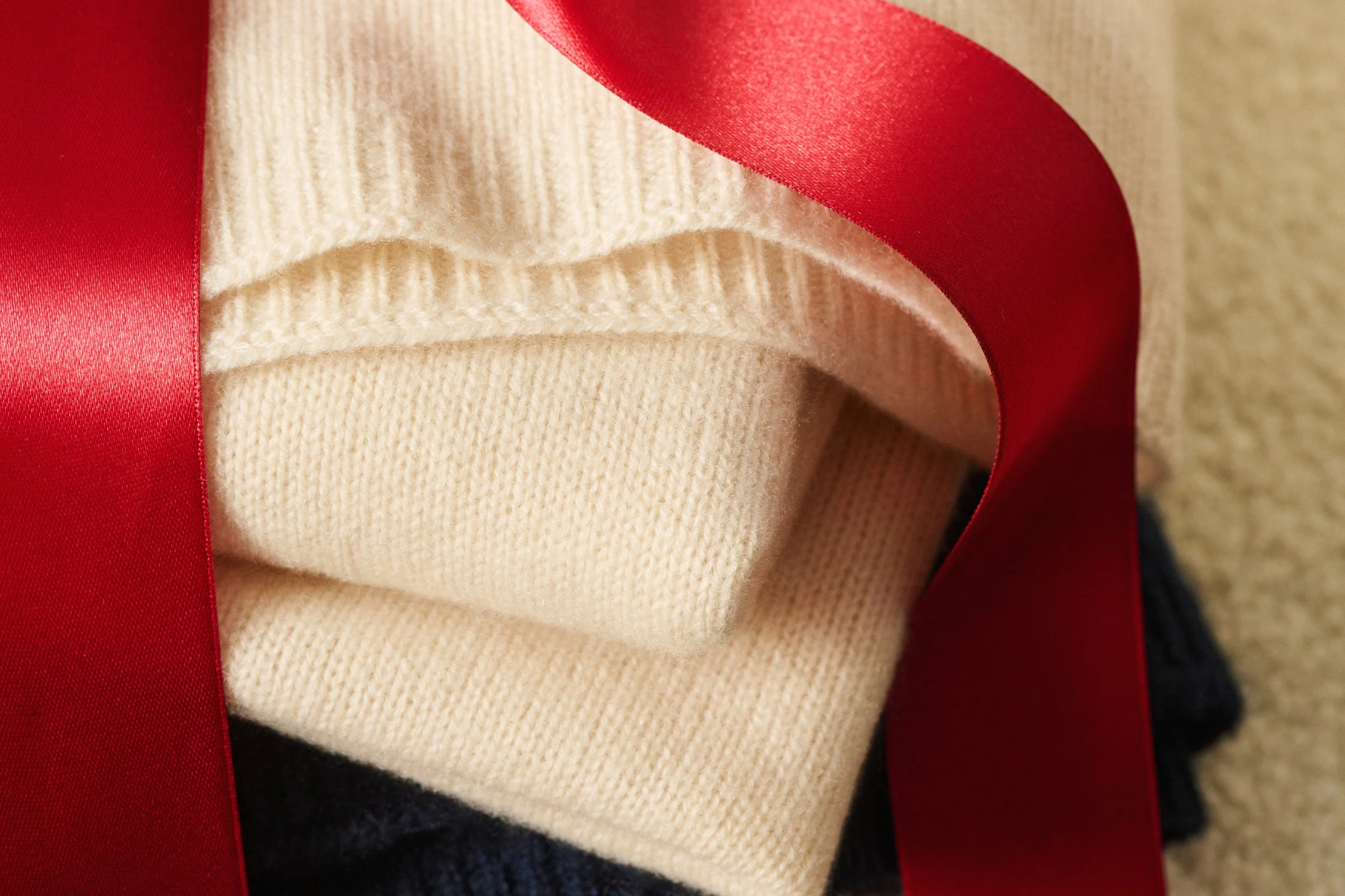 MF25_HOLIDAY_WOMENSAXXS-2224.jpg