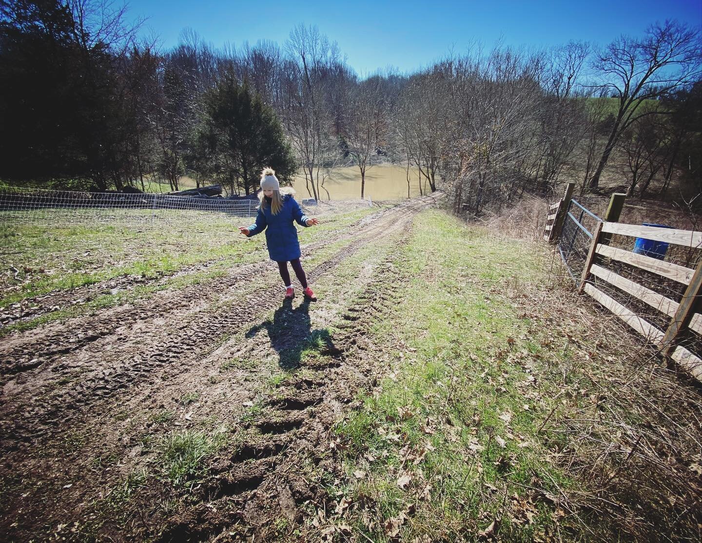 Hana | Nashville, TN

Back in the home of my heart with people I love. I&rsquo;m working on a new project in Bells Bend and I am so happy to be back, even on a freezing cold day! #bellsbend #tennessee #tn #nashville #tennesseetime #countrylife #farml