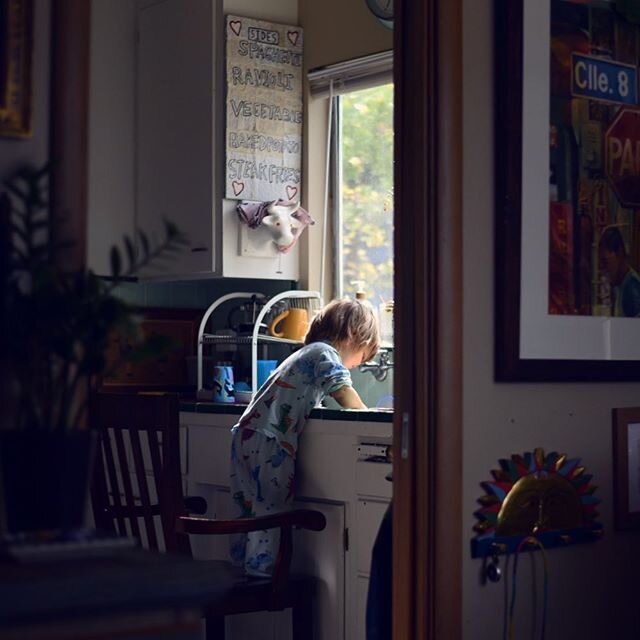 Morning water play station... these precious moments melt my heart. #dishwasher #waterexplorerer #chores #ziggyrey #pajamasallday