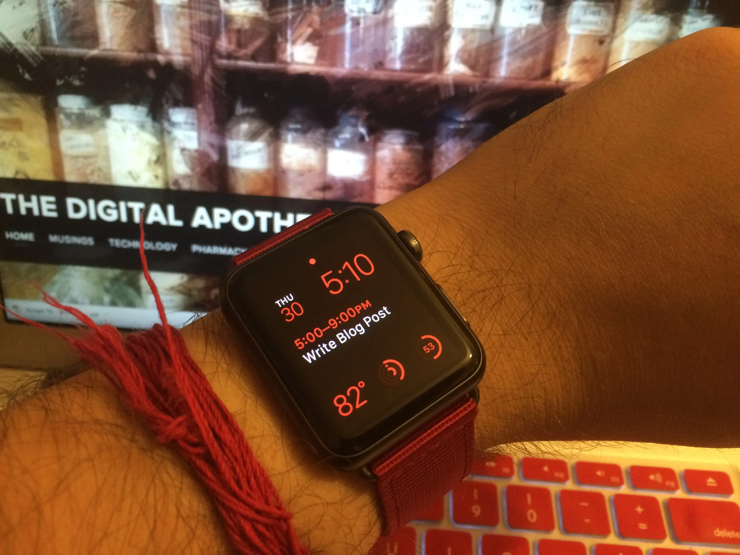 redbandapplewatch.png