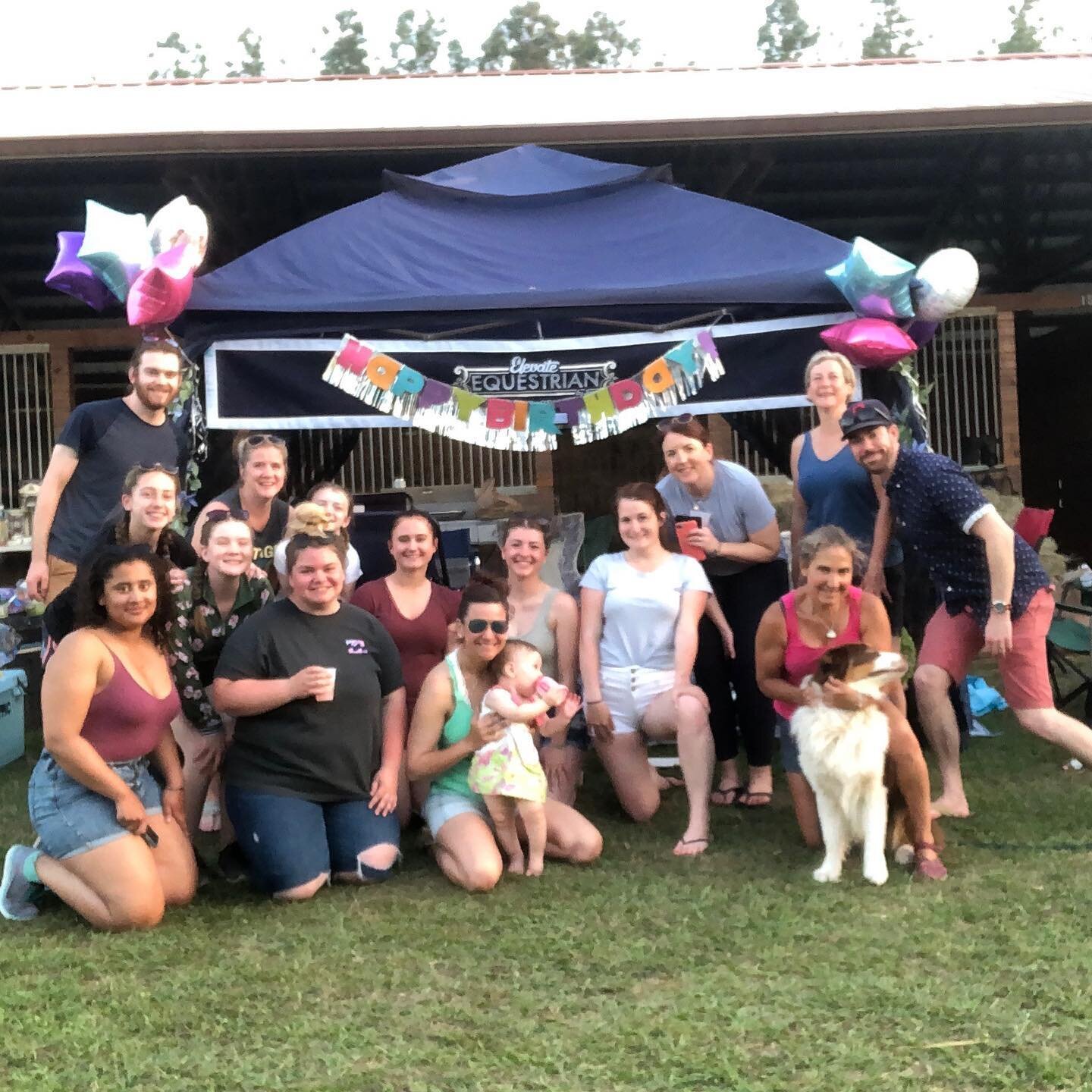 Got to celebrate Kennedy&rsquo;s first birthday with this awesome crew! Love you guys and so happy to be doing Ocala with the best clients ever! 
💕💕💕🎉🎉🎉🎂🎂🎂🎈🎈🎈 #elevateequestriansouth #ocala2021 #sweetdixiesouth #kennedysfirstbirthday #bes