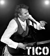 Trubaduren "Tico" spelar i Kroi 6. juledag