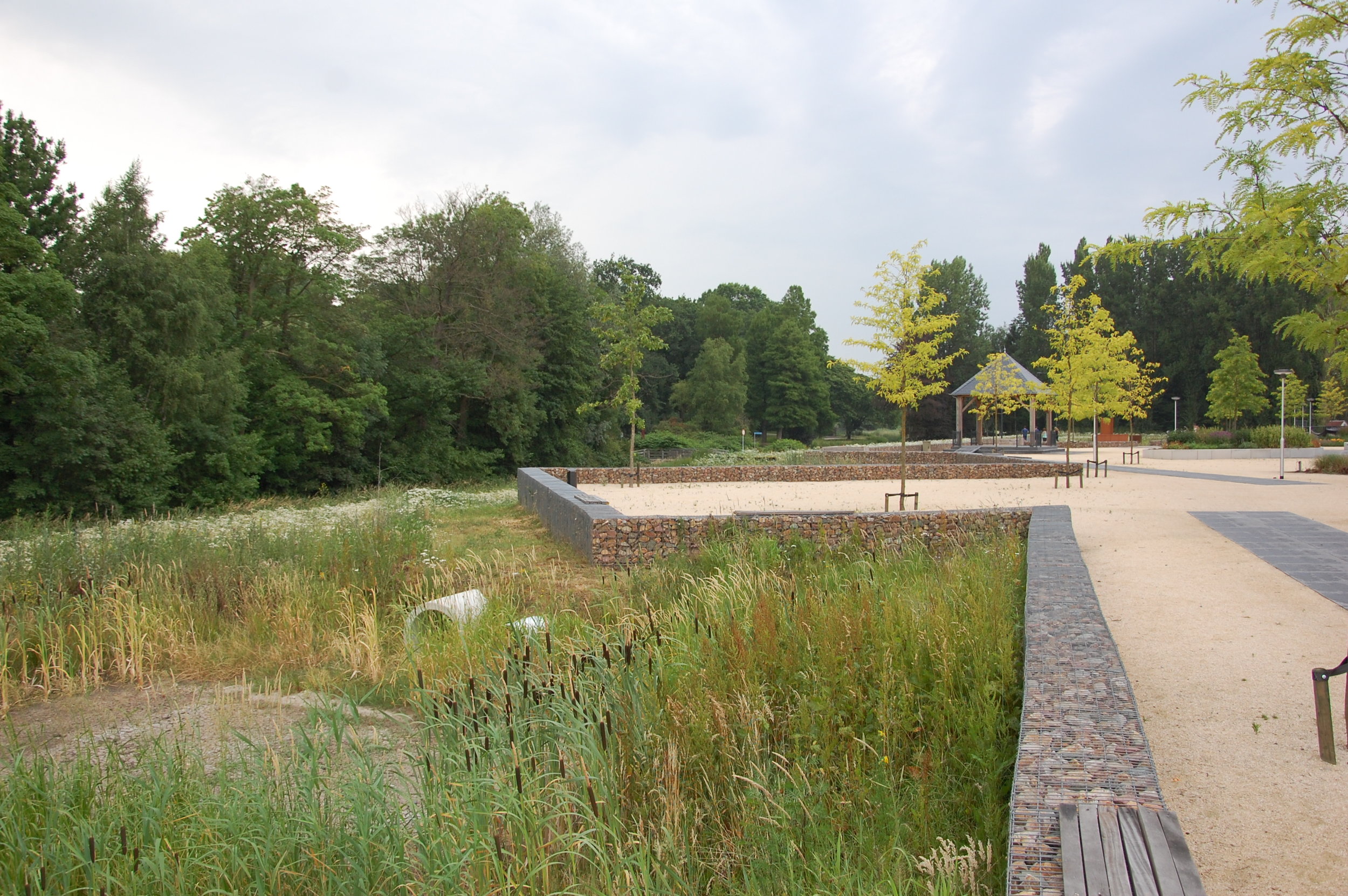 Leyhoeve+-+natuurlijke+oever+en+wadi's+ten+behoeve+van+waterberging.jpg