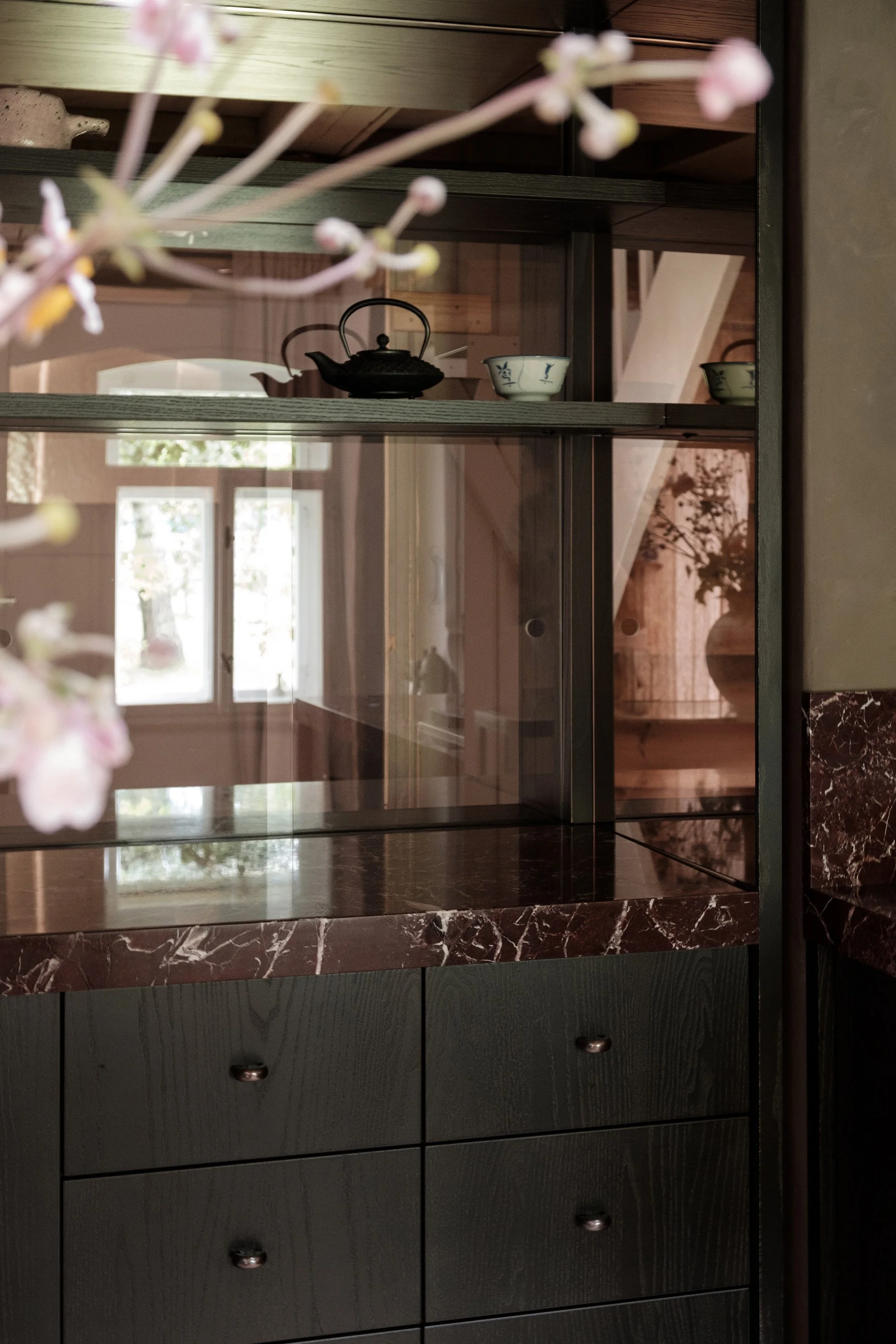  cooperation with SUPERFRONT, marble Serafini, wall paint by BAUWERK colour 