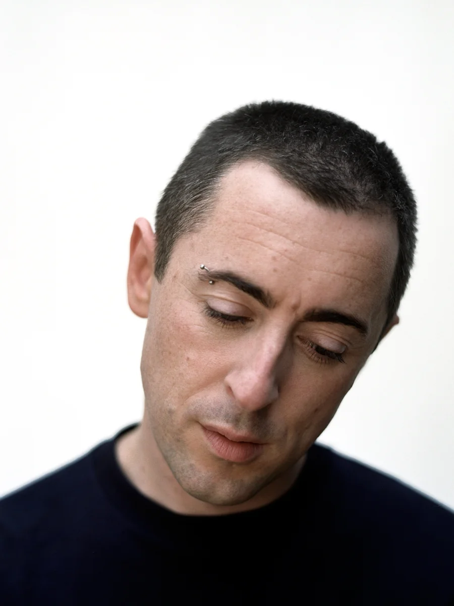 ALAN CUMMING