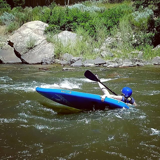 @bossy.crossy tried to find an alternative way of running Maintenance Shaft on day 34. Looked like a super fun sport line!!
#yestoadventure #supyes #shaboomee #100daysonaSUP #GLOSSY