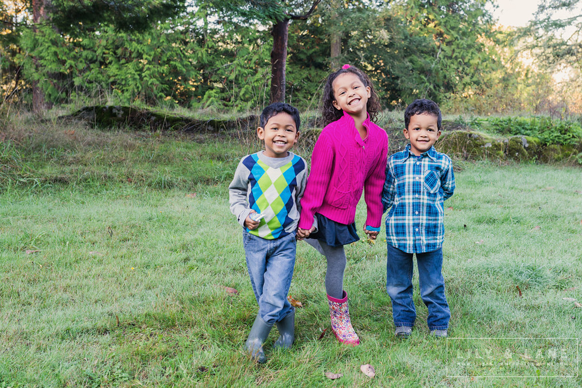 LilyandLane_VictoriaBC_FamilyPhotographer.jpg
