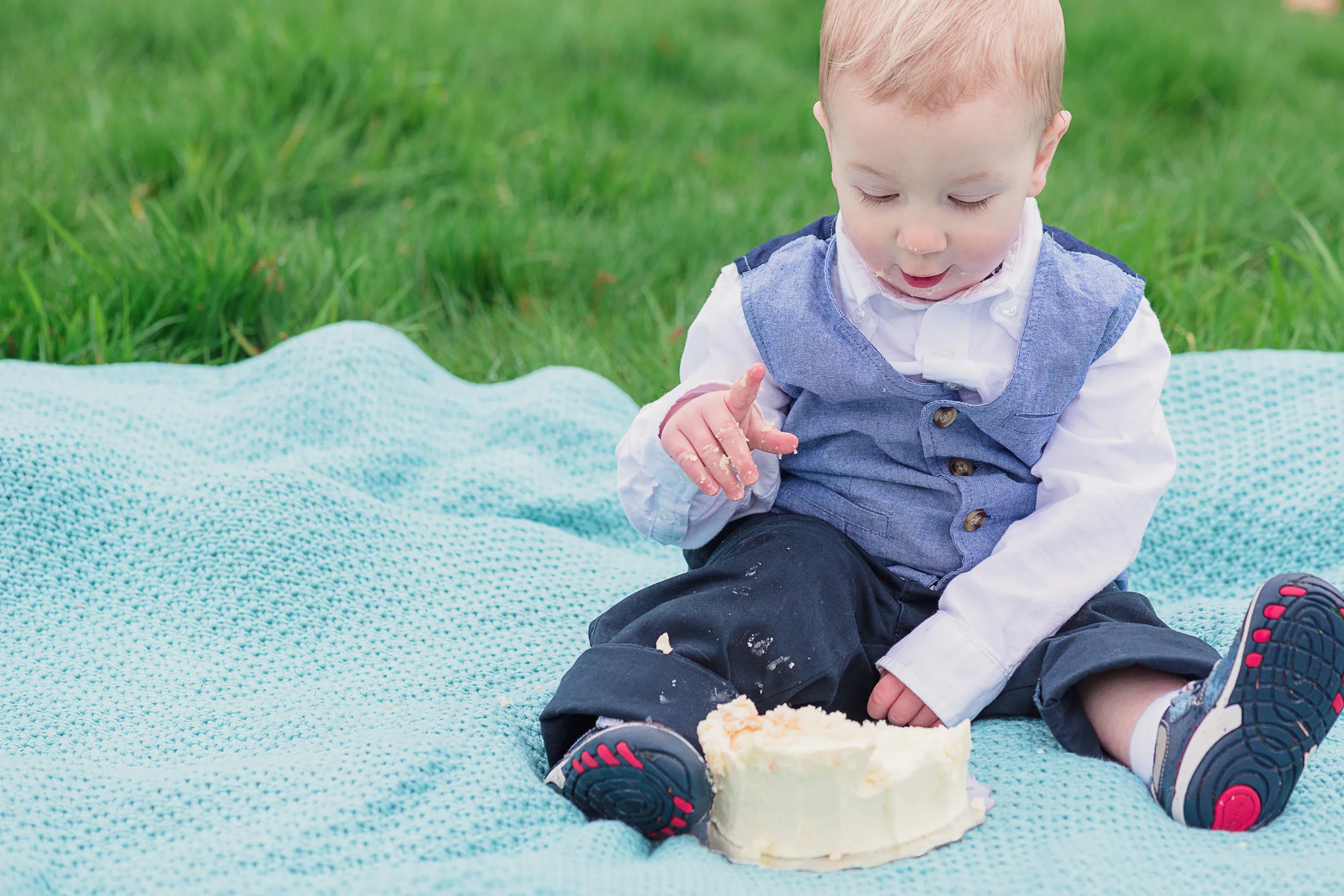 Nicola_Reiersen_Family_Photographer_Victoria_BC_Cake_Smash.jpg