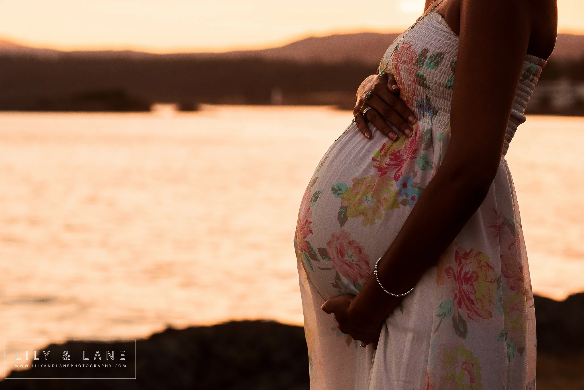 Nicola_Reiersen_Photography_Victoria_BC_Park_Maternity_Session.jpg