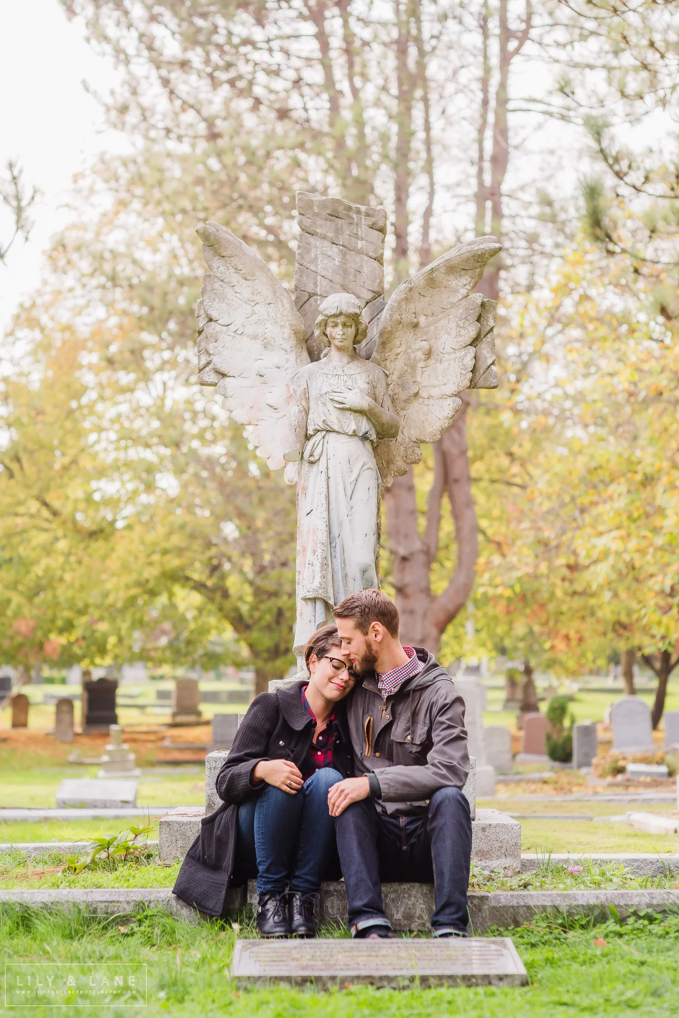 Nicola_Reiersen_Photography_Cemetery_Engagement_Session.jpg