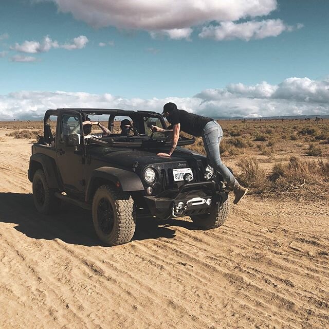 On location nowhere. @lonekodiak 
#desert #elmirage #jeep #jeepwrangler #jeeplife #gotopless #musicvideo #musicvideoshoot