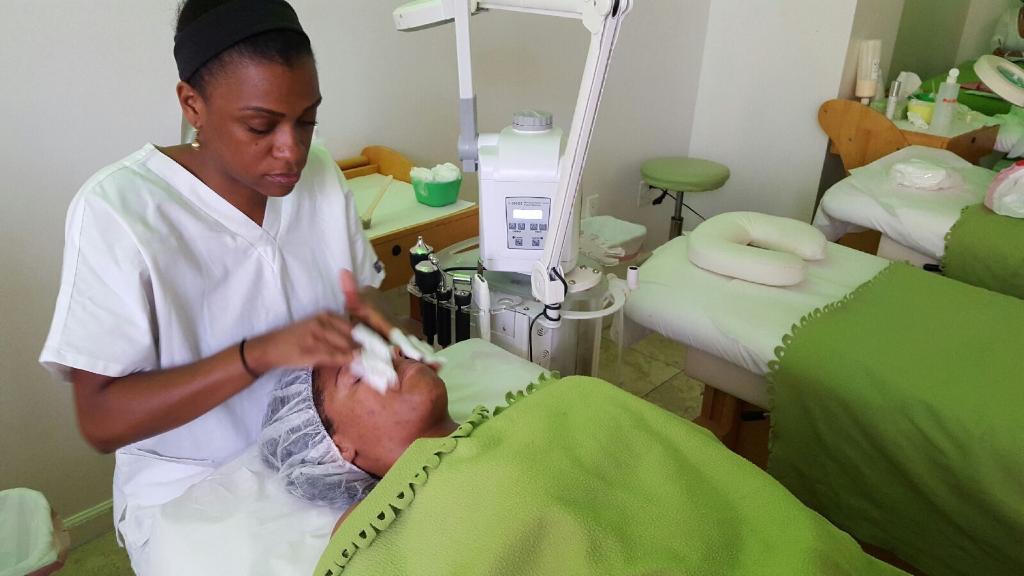 Giving a facial
