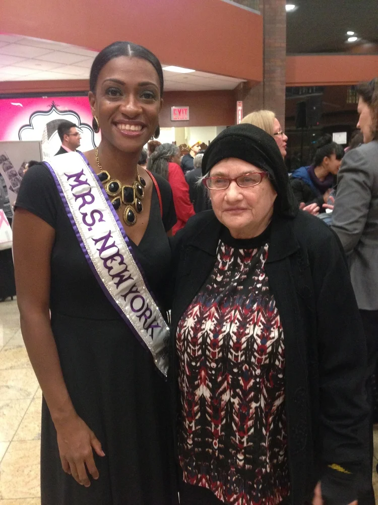 Myself and the sweet Elaine, who had a thousand questions for me. She and her daughter were ADORABLE!!