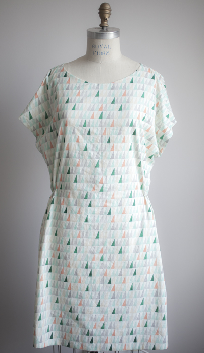 Single line of shirring on either side at the waist.