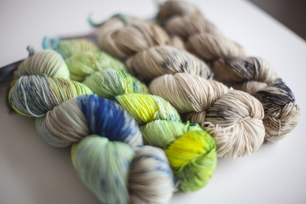 LIMITED EDITION EXCLUSIVE Colors (from left to right, one in each base): Gauge, Tension.