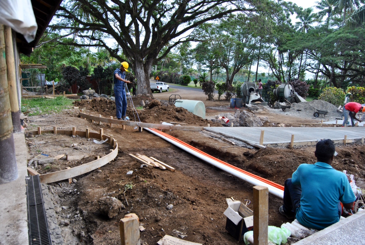 Another picture of the sidewalks being prepared. The sidewalks will lead to the retail shop (background) and the restaurant in the foreground.