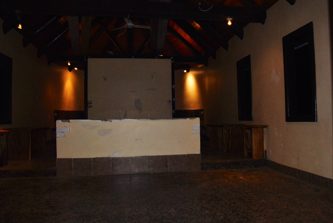 It's full blown Taveuni-class darkness out there. The accent lighting is nearly finished. Looking pretty good.