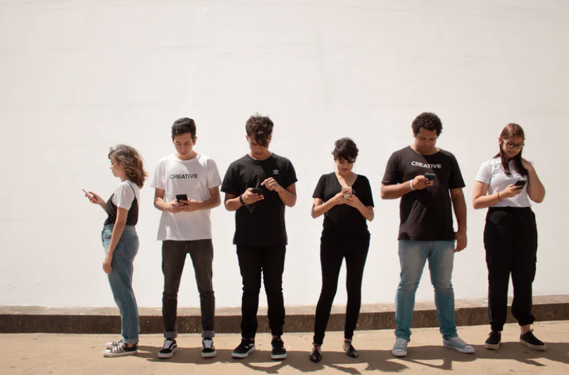 How to Start a Successful Digital Marketing Agency Before the Age of 18 