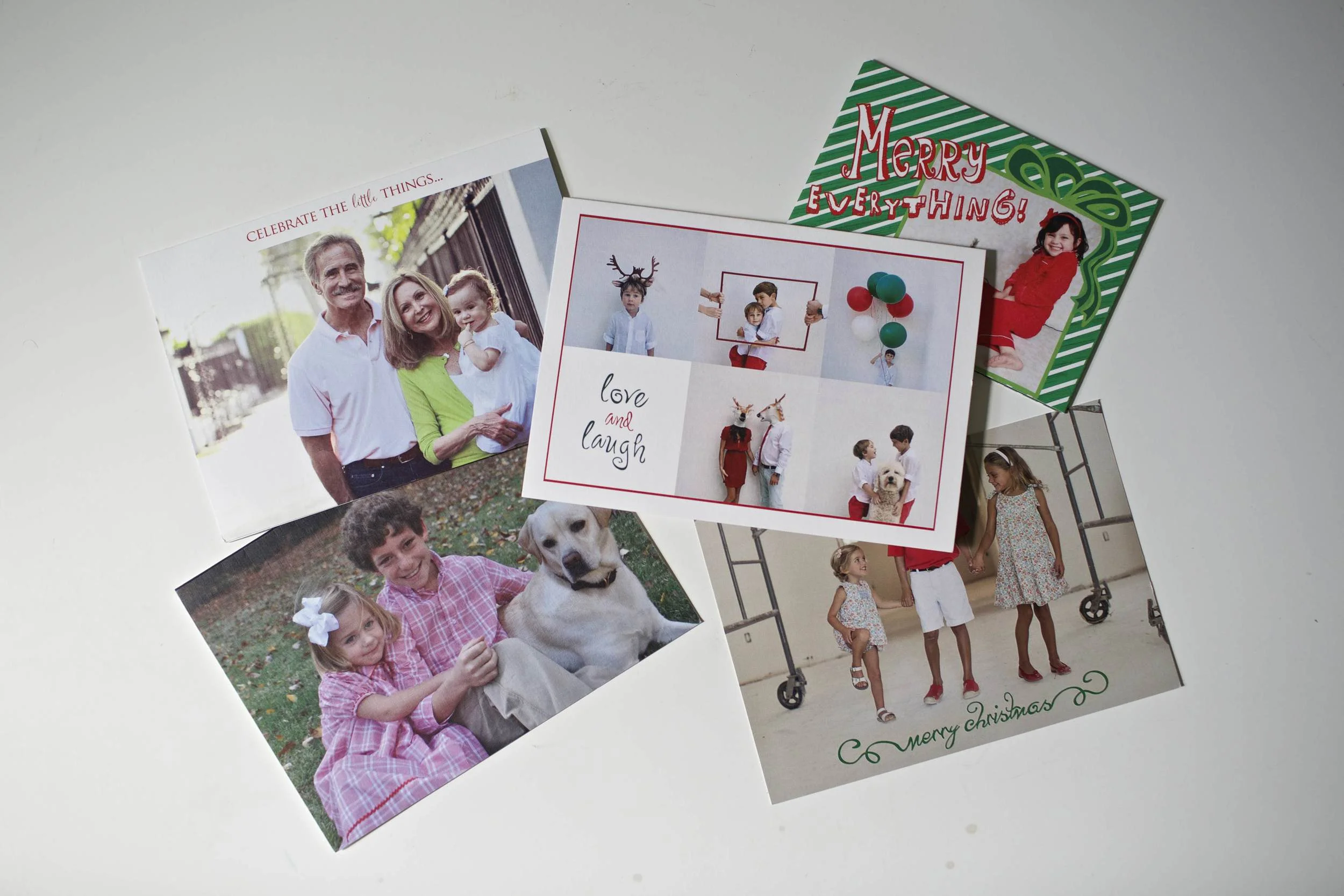 Spencer Landvater Graves of Bespoke Paper based out of Jupiter, Florida partnered with Carolyn Mara Borlenghi of Carolyn Mara Photography out of Miami, Florida share their custom created and styled holiday cards.