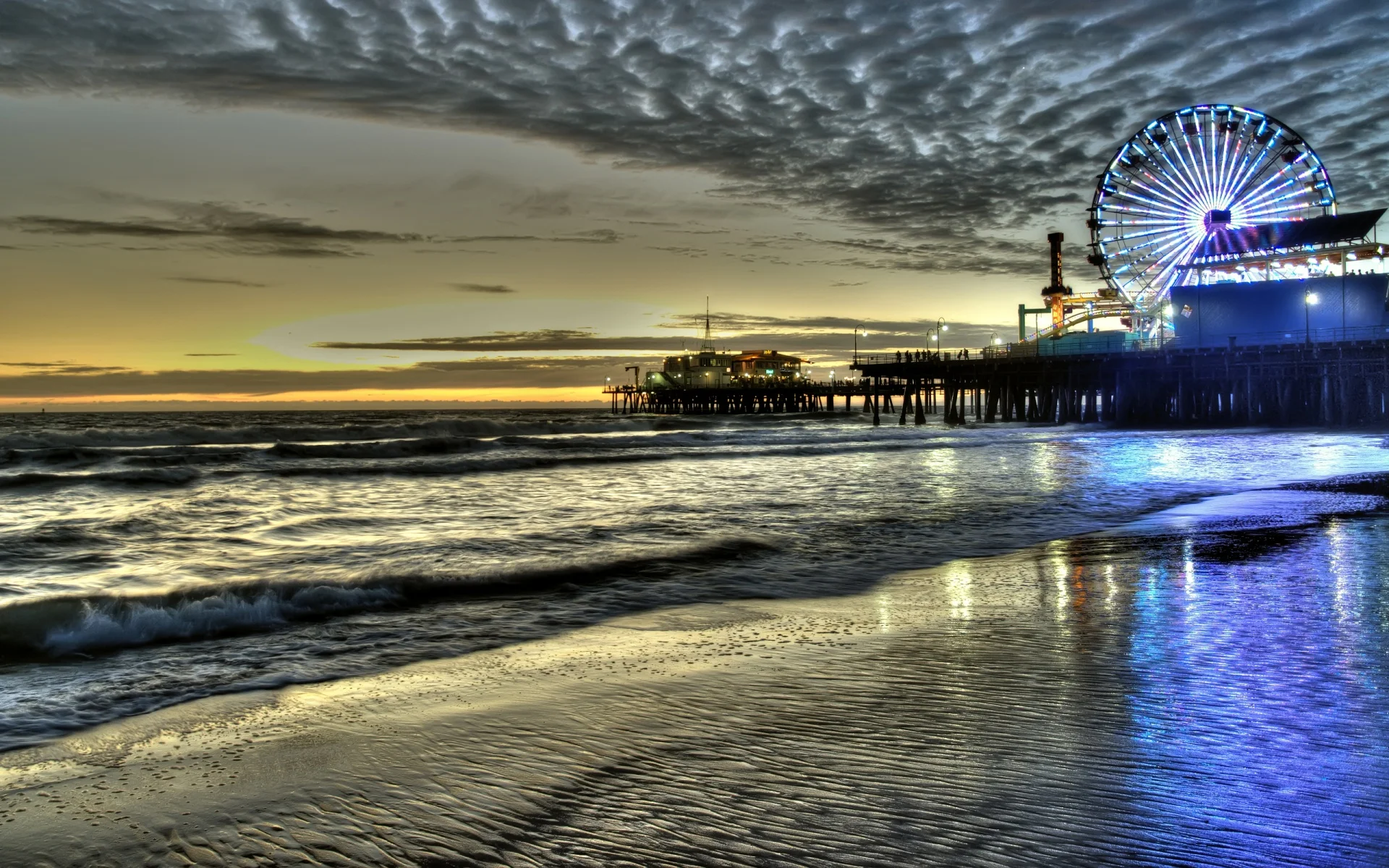 nature-landscapes_widewallpaper_santa-monica-pier-at-dusk_23328.jpg