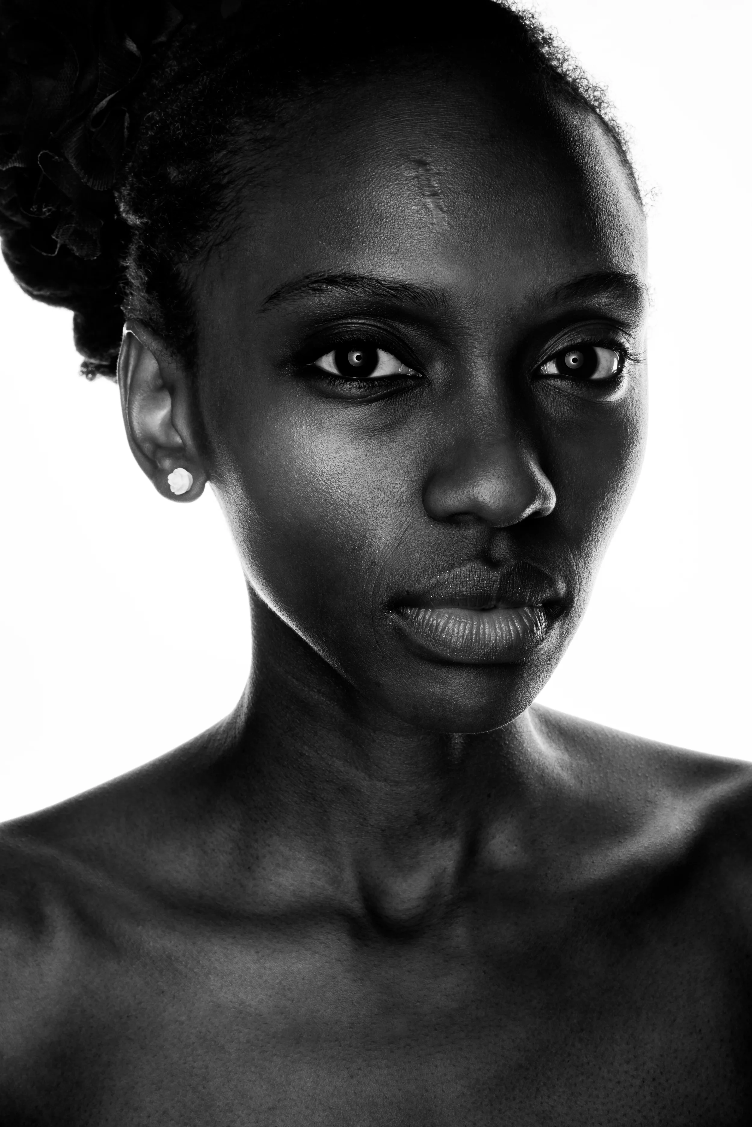 Esther (Profile Picture 3).jpg