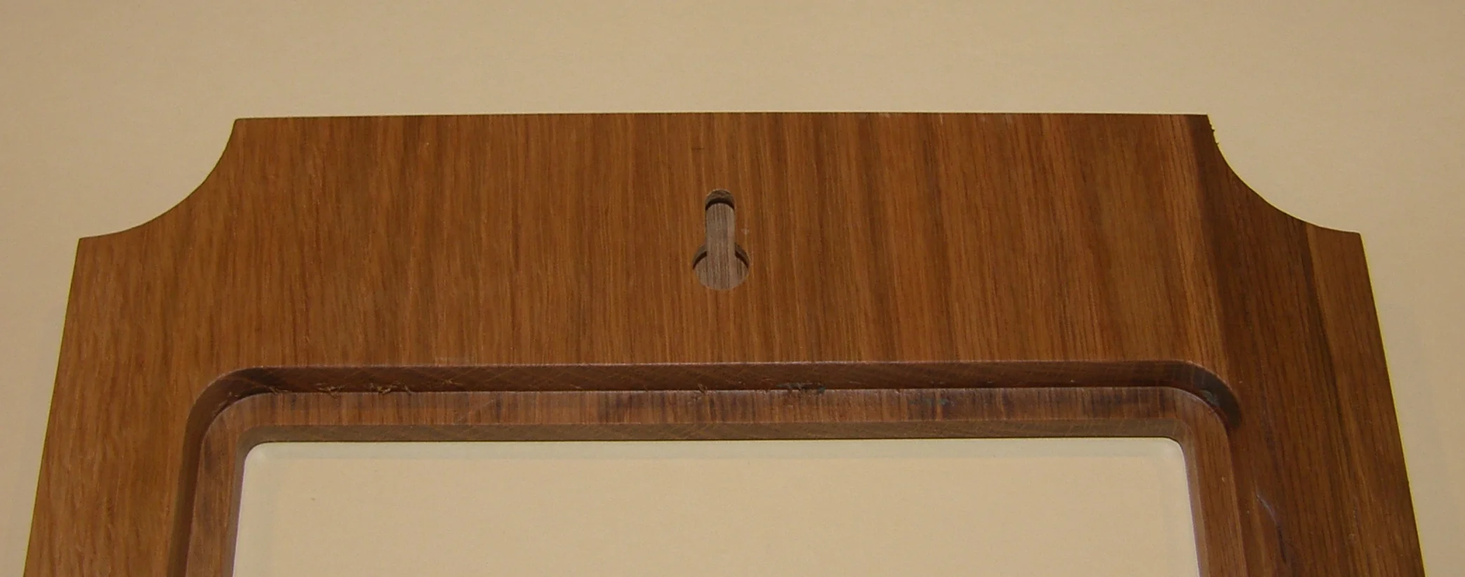 Keyhole slot for hanging