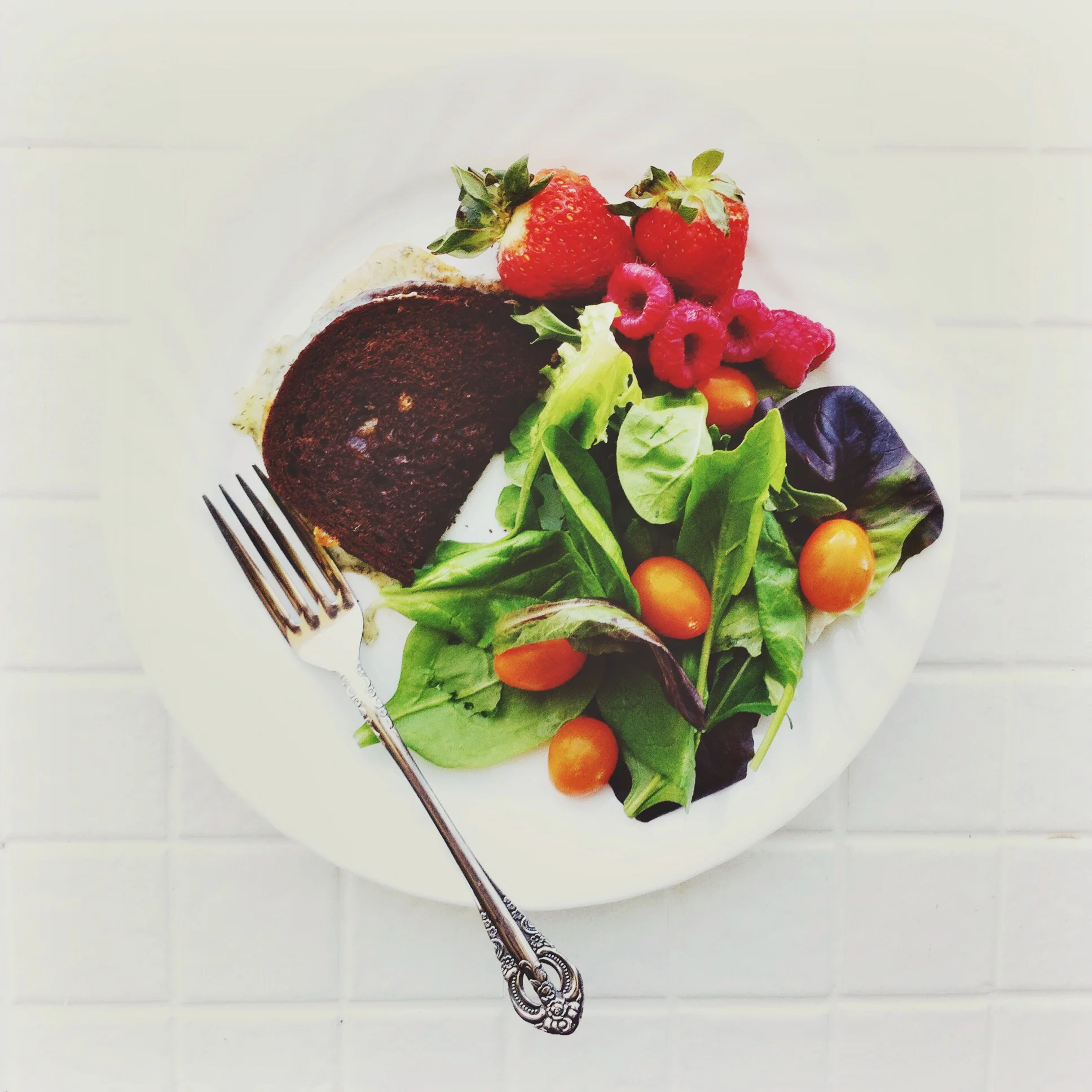 HEALTHY LIVING: SHOULD I EAT THAT OR NAH? LETS WEIGH IN