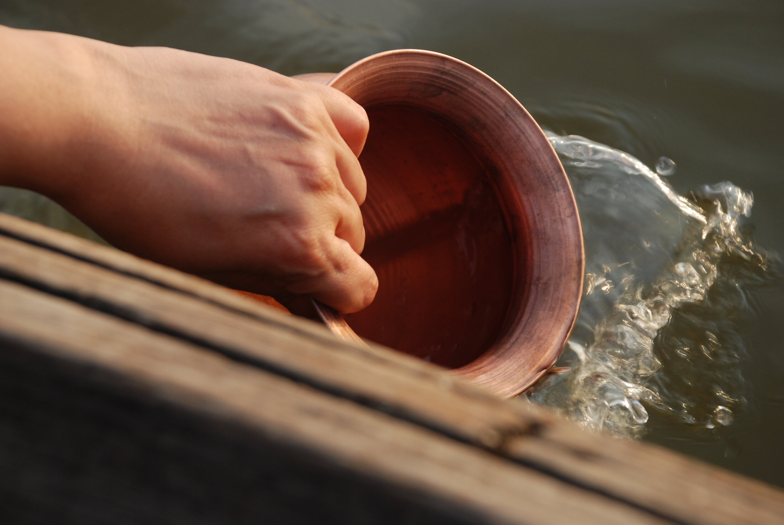 Dipping the KUMBH.JPG